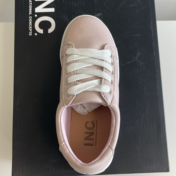 INC slip on Girls shoe - Picture 3 of 5